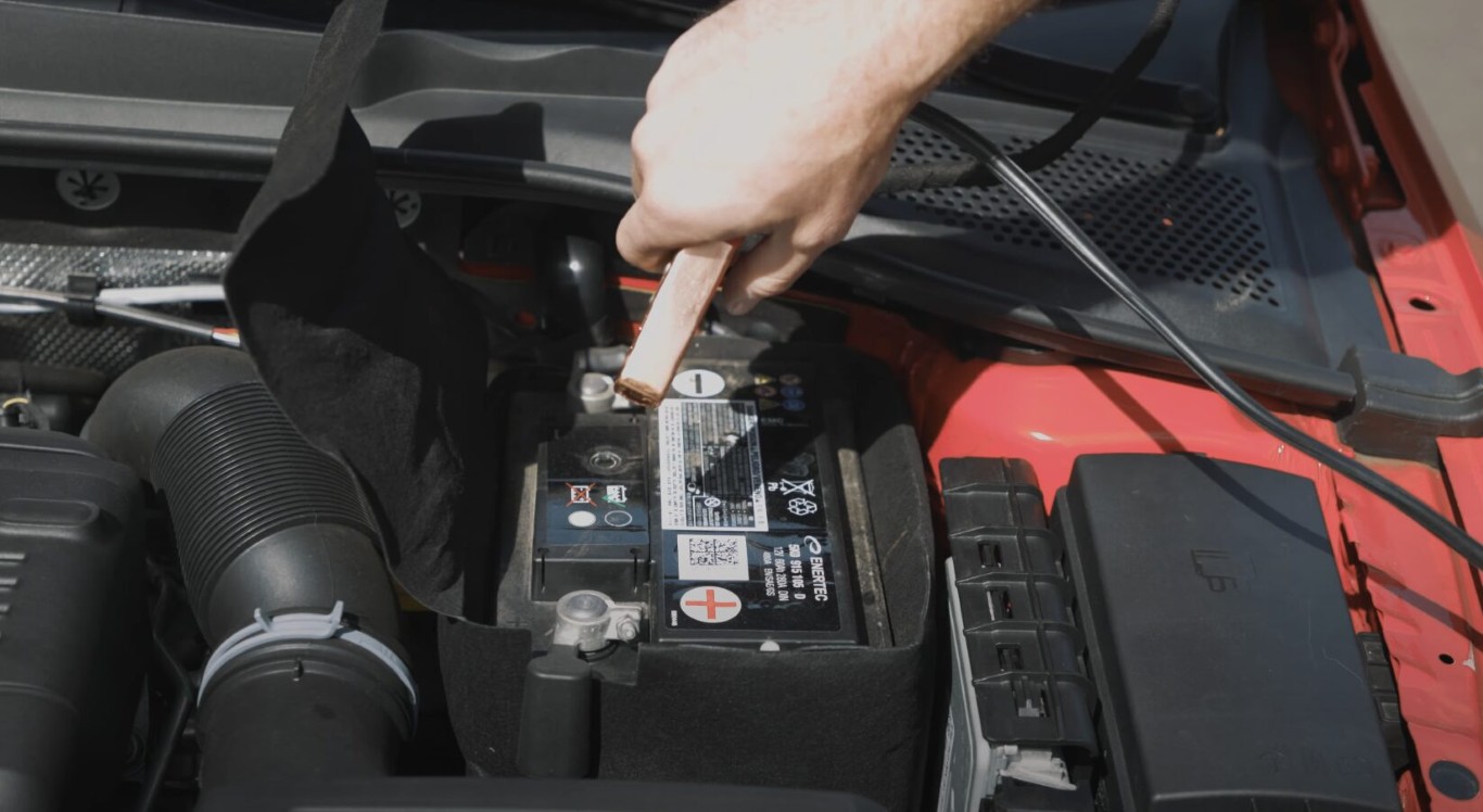 Professional roadside battery jumpstart service in Encinitas, CA
